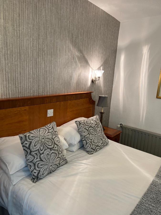 The Chainbridge Hotel Llangollen Buitenkant foto